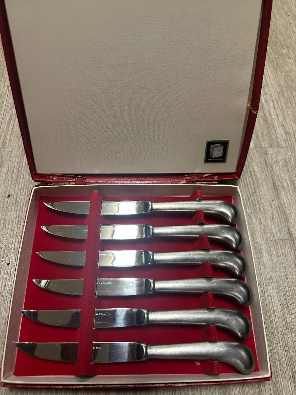 Oneida Northland Set of 6 Stainless Steel knives w/box
